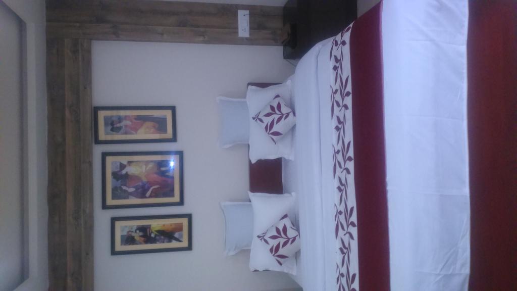 Breeze Hotel Siliguri Buitenkant foto