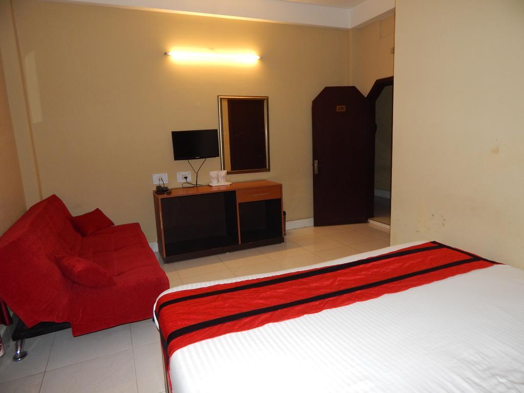 Breeze Hotel Siliguri Buitenkant foto