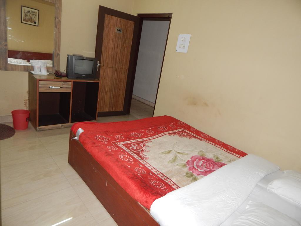 Breeze Hotel Siliguri Buitenkant foto