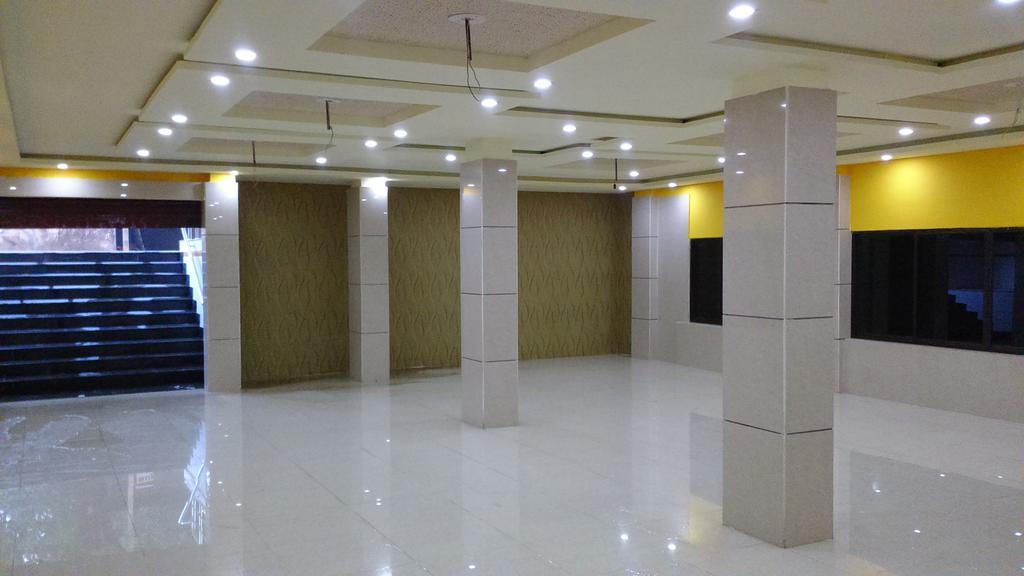 Breeze Hotel Siliguri Buitenkant foto