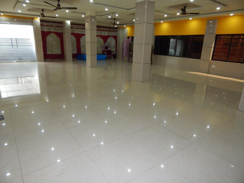 Breeze Hotel Siliguri Buitenkant foto