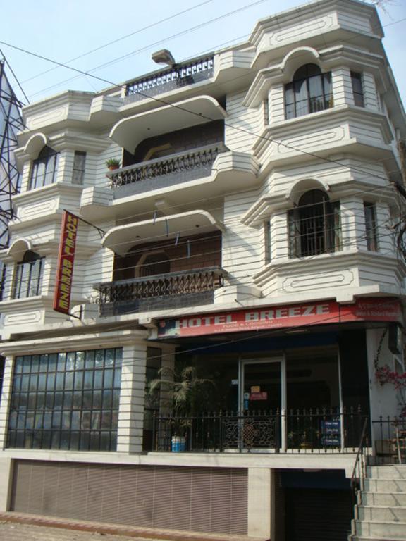 Breeze Hotel Siliguri Buitenkant foto
