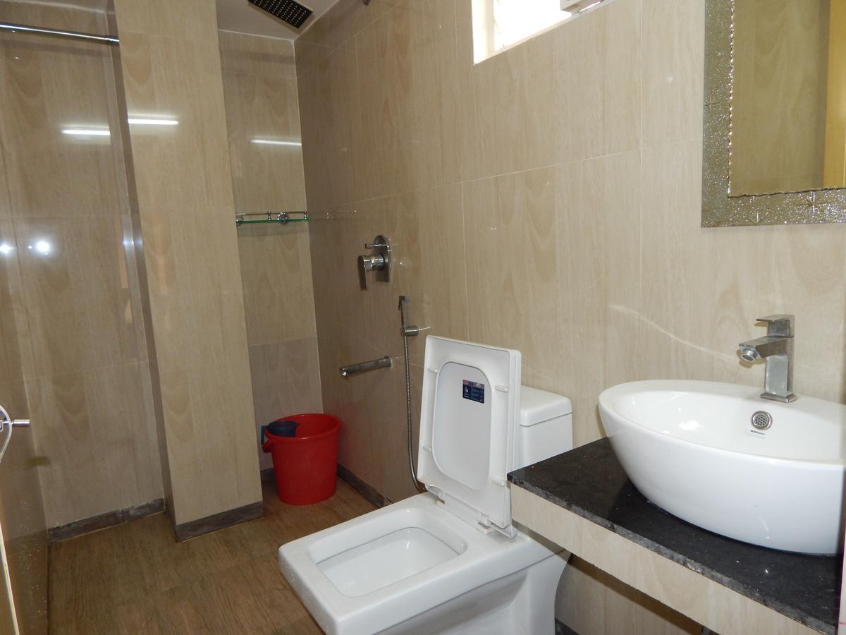 Breeze Hotel Siliguri Buitenkant foto